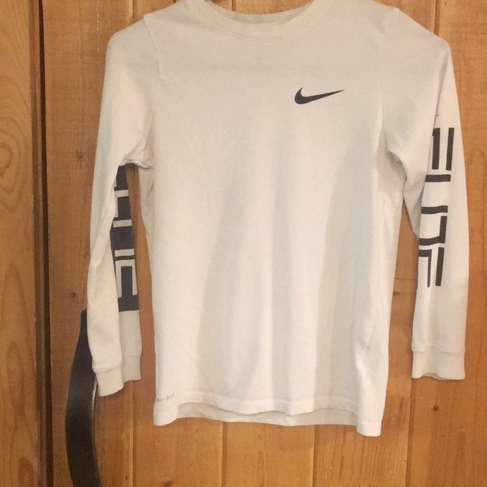 Nike boys long sleeve shirt